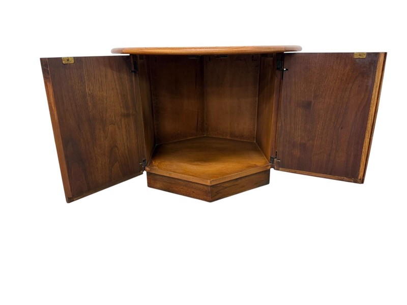Mid-Century Modern Lane Acclaim Round Walnut Side Table - Refinished gallery