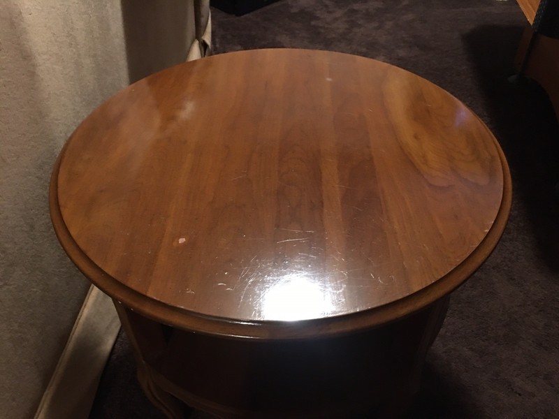 Vintage 26”Round Two Tier Medium Maple Accent End Table Etched Scalloped Detail gallery