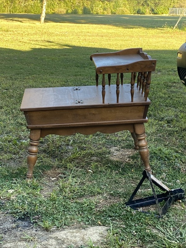 Ethan Allen Baumritter Solid Maple Colonial Style Accent Step Doughbox End Table