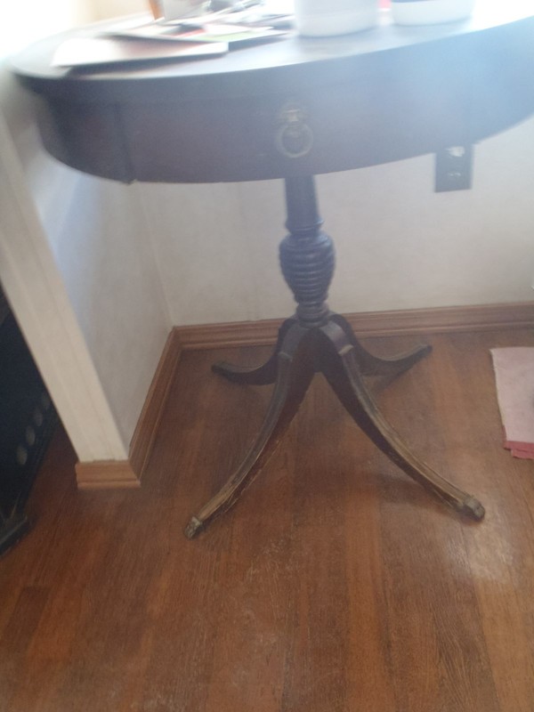 Victorian Antique Rococo Revival Round wood Plant Fern Parlor Side End Table