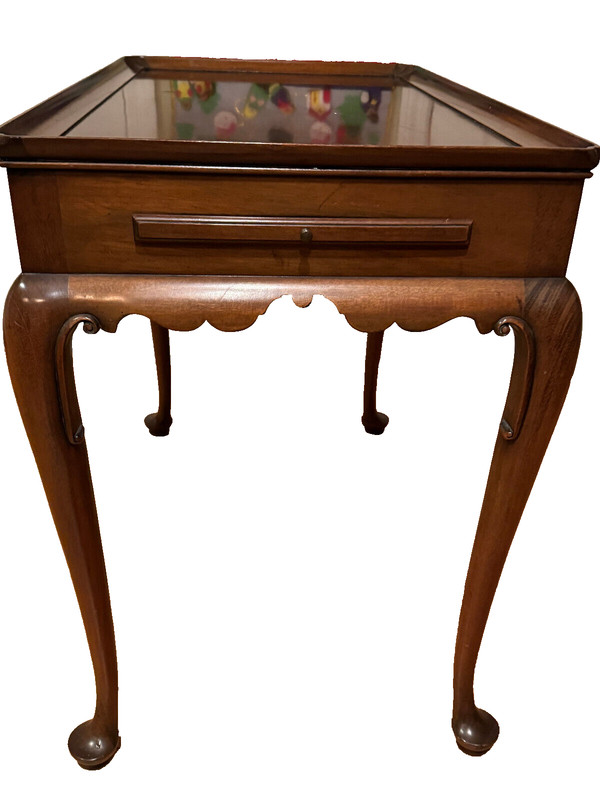 Kittinger Colonial Williamsburg Restoration Tea Table #134 – Mahogany, Serial#15 gallery