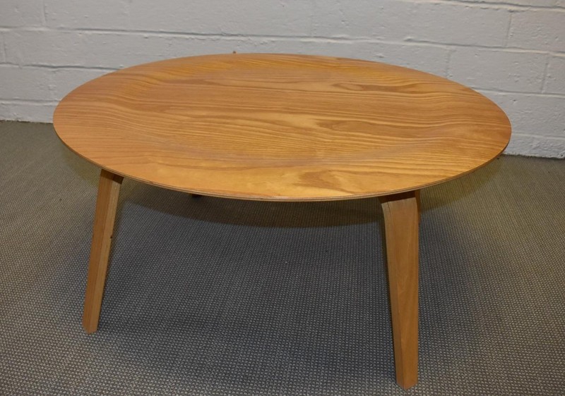 Herman Miller Eames Round Molded Plywood Coffee Table CTW