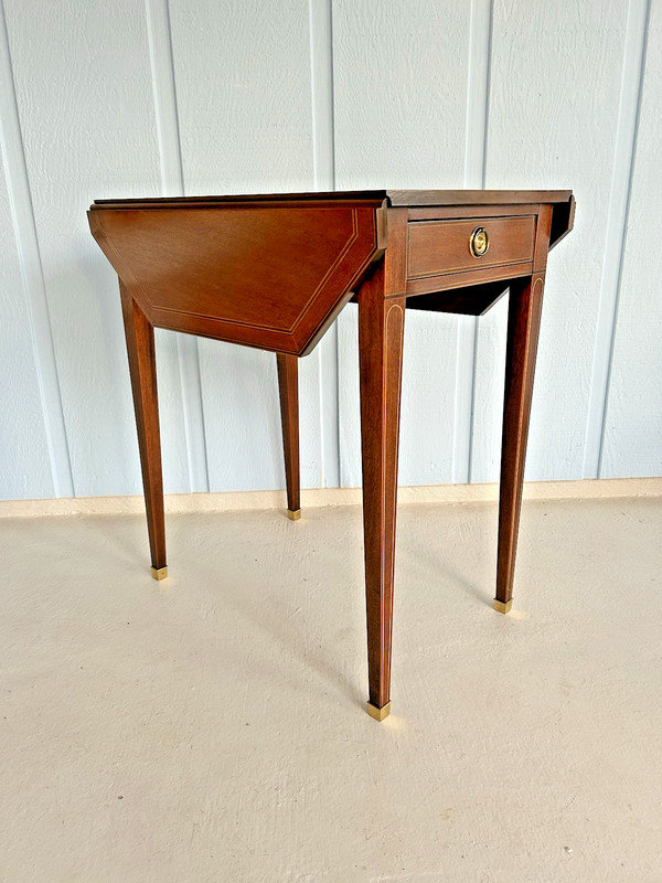 BAKER FURNITURE Mahogany Pembroke Side/End Table-High Quality Drop Leaf Table