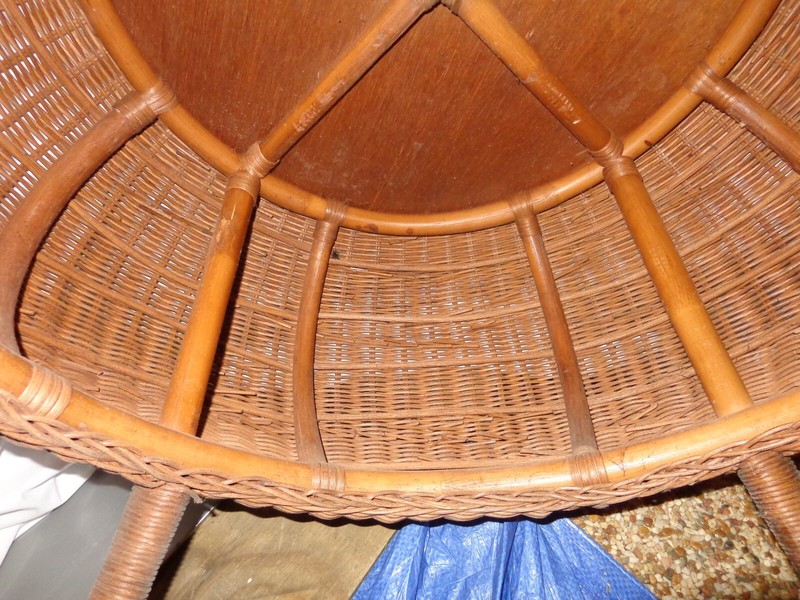 VINTAGE HAND WOVEN WICKER TABLE 28 in DIAMETER 17 in TALL 21 in DIAMETER TOP gallery