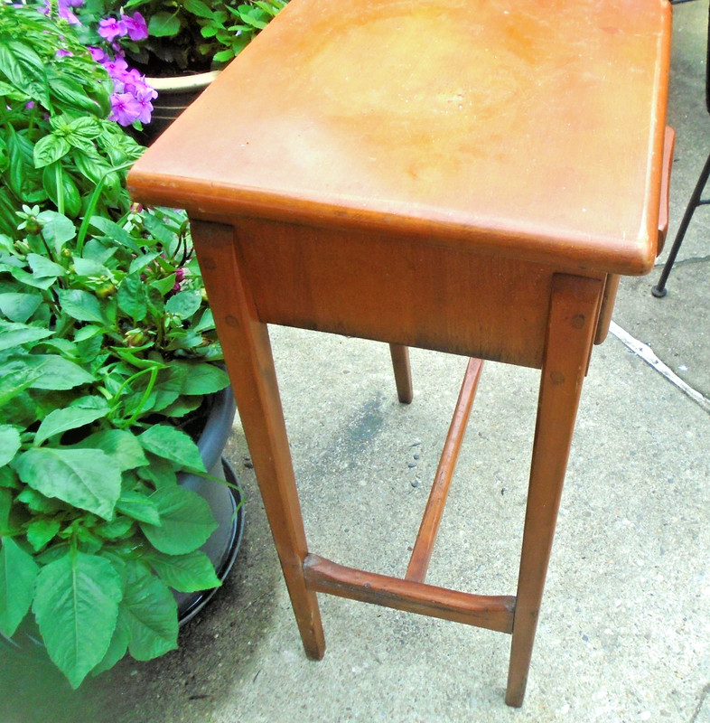 Vintage Maple Hepplewhite Style Splayed Leg Side Work Table Wood Handle antique gallery