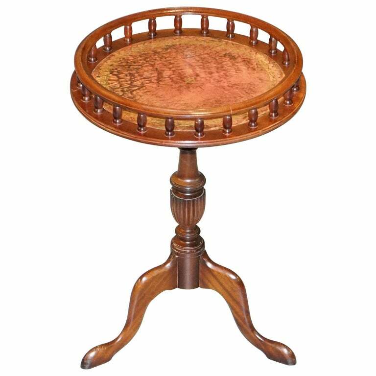 VINTAGE MAHOGANY WITH BROWN LEATHER TOP GALLERY RAIL SIDE END LAMP WINE TABLE