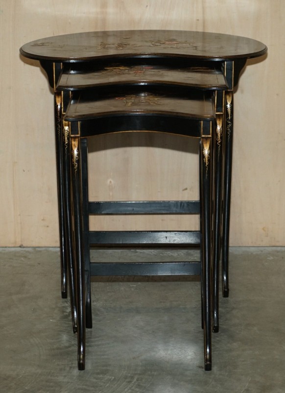 NEST OF THREE CIRCA 1900 CHINESE CHINOISERIE LACQURERED SIDE KIDNEY TABLES gallery
