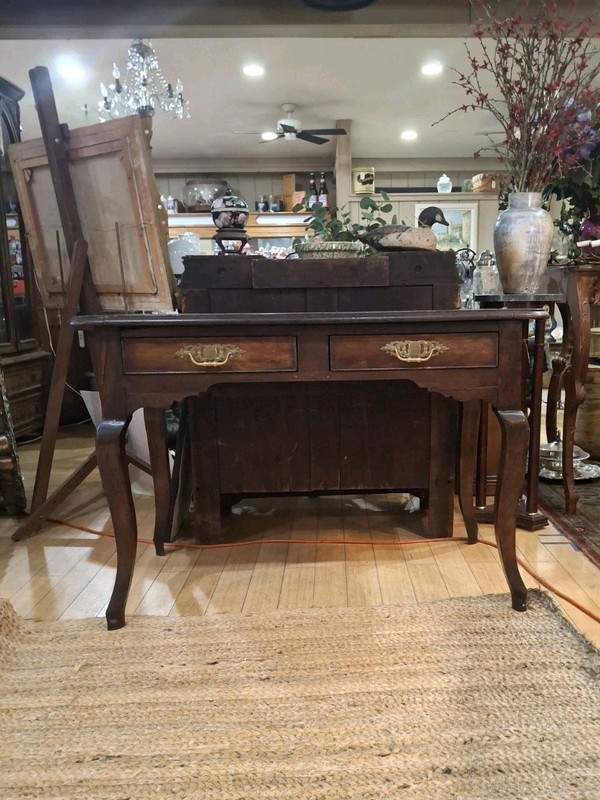 Antique 18th Century Style Tavern Table / Lowboy – Hand Pegged, Queen Anne Legs