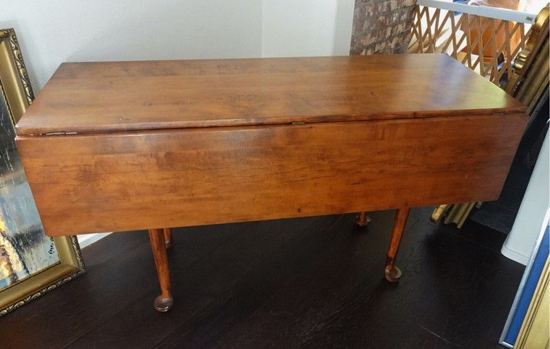 Antique Queen Anne Drop Leaf Rectangular Dining Table.