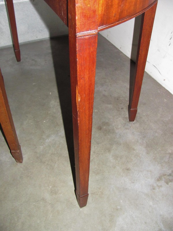 Antique American Federal Hepplewhite Mahogany Extending Dining Table Circa 1790 gallery