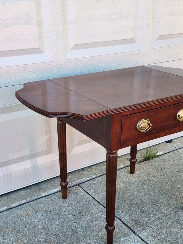 Bombay Company Drop Leaf Sheraton Side End Accent Mahogany Table One Drawer MCM gallery