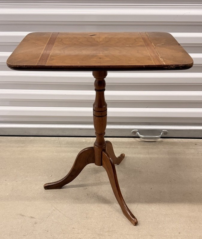 ANTIQUE CASTLEWOOD TILT-TOP MAHOGANY WOOD TABLE AS IS