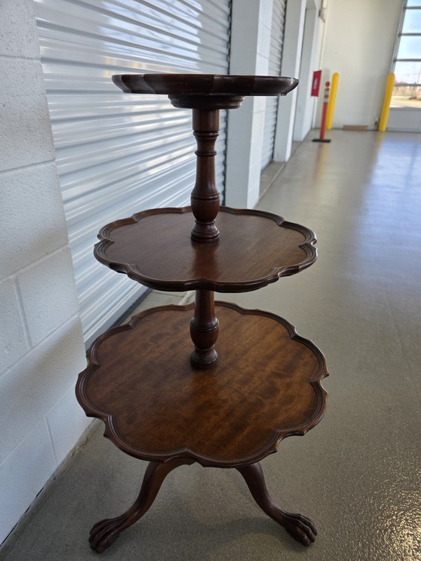Grand Rapids Mahogany 3-Tier Pie Crust Table Chippendale Dumbwaiter Claw 167