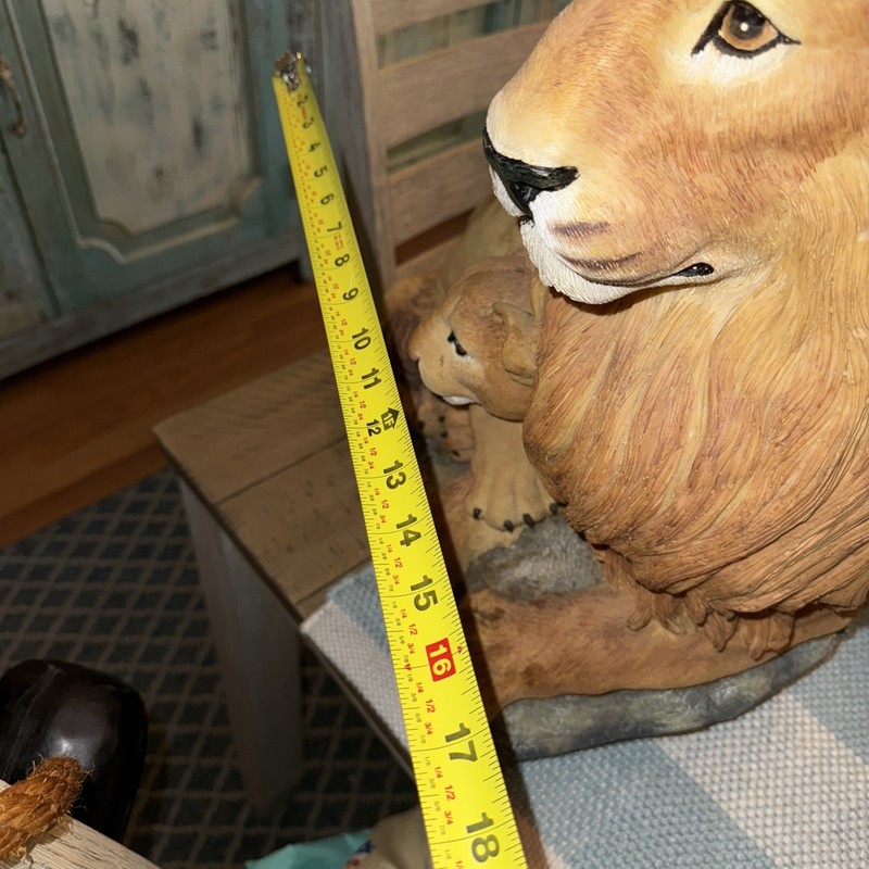 Lion & Cubs 2001 Domestications Glass Top End Table Stand Resin”RARE “ gallery