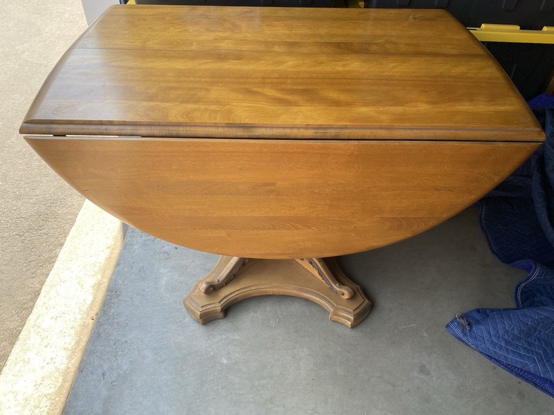 Vintage rop-leaf Pedestal Table gallery