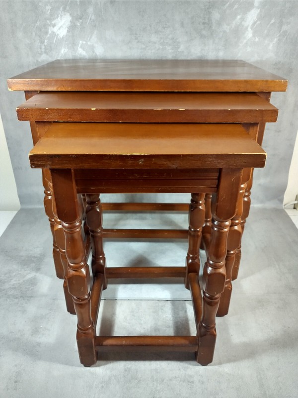 Vintage Set of 3 Nested Tables – Light Wood