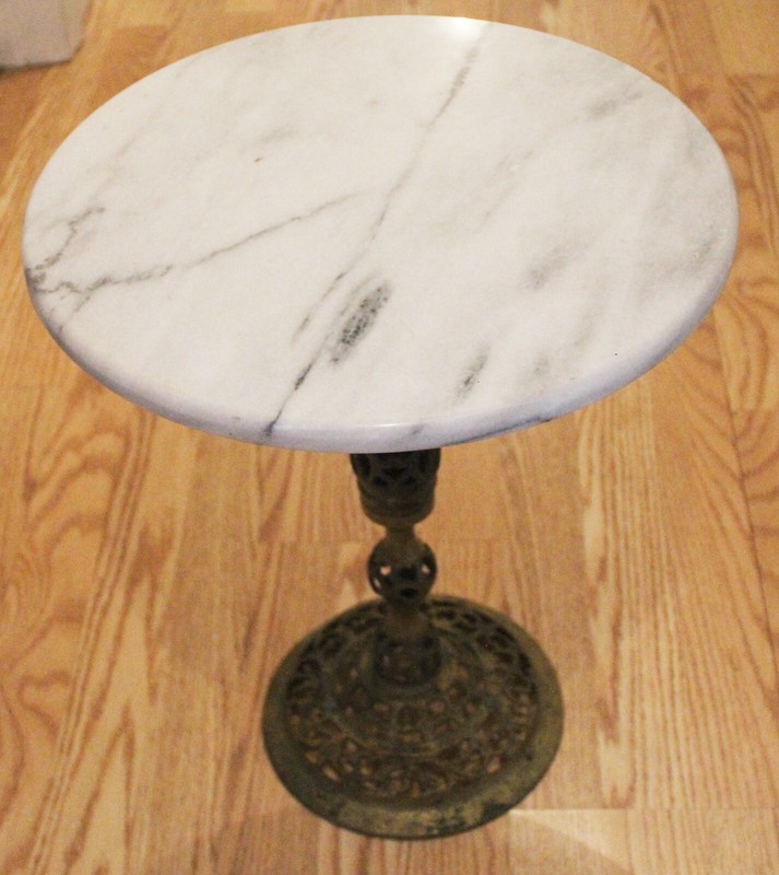 VINTAGE HOLLYWOOD REGENCY MARBLE ORNATE BRASS ROUND PARLOR 17.5″ END TABLE