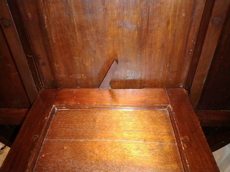 Antique Mahogany Loo table gallery