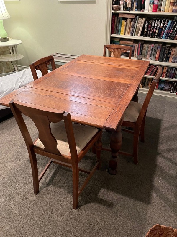 Antique Oak Draw Leaf Table w/ 4 Chairs- Beautiful! Moving-Must sell!