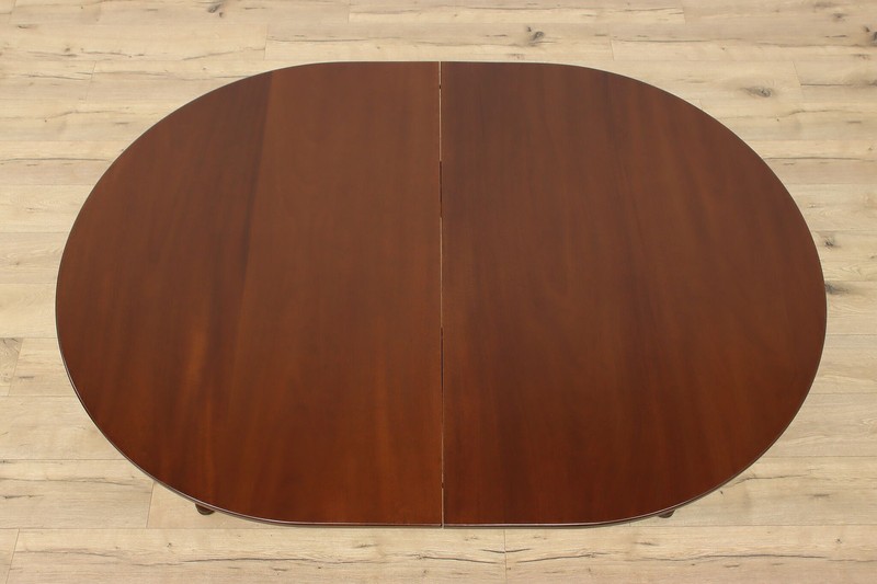 Georgian Vintage Mahogany Dining Table, 4 Leaves Kittinger #38389 gallery