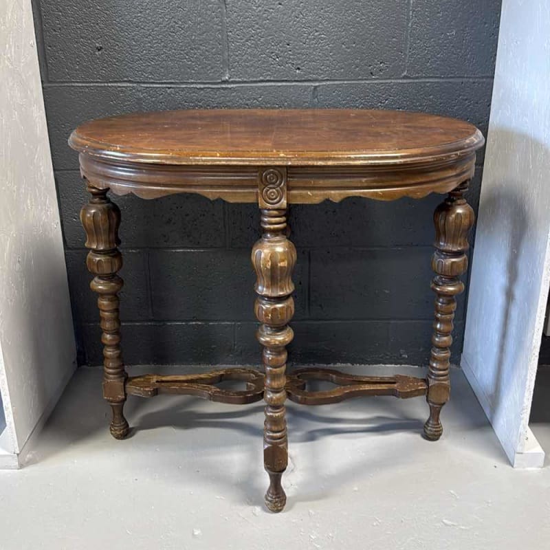 Victorian Walnut Oval Accent Table Carved Spindle Bobbin Legs - 03Z03N