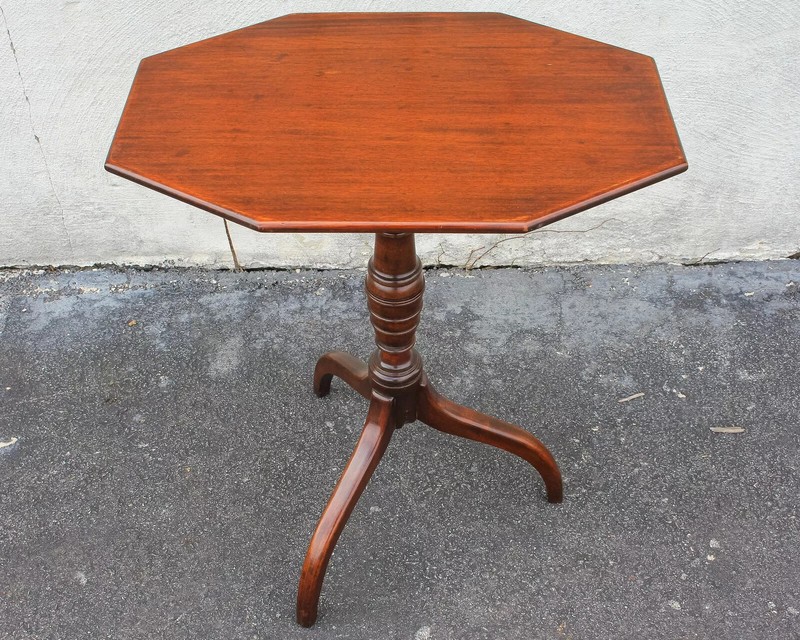 Antique 19th Century English Walnut Tilt-Top Side Table – Refinished
