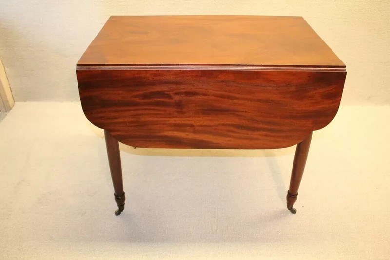 19th C. Federal American Solid Mahogany Drop Leaf Breakfast Sofa Table gallery