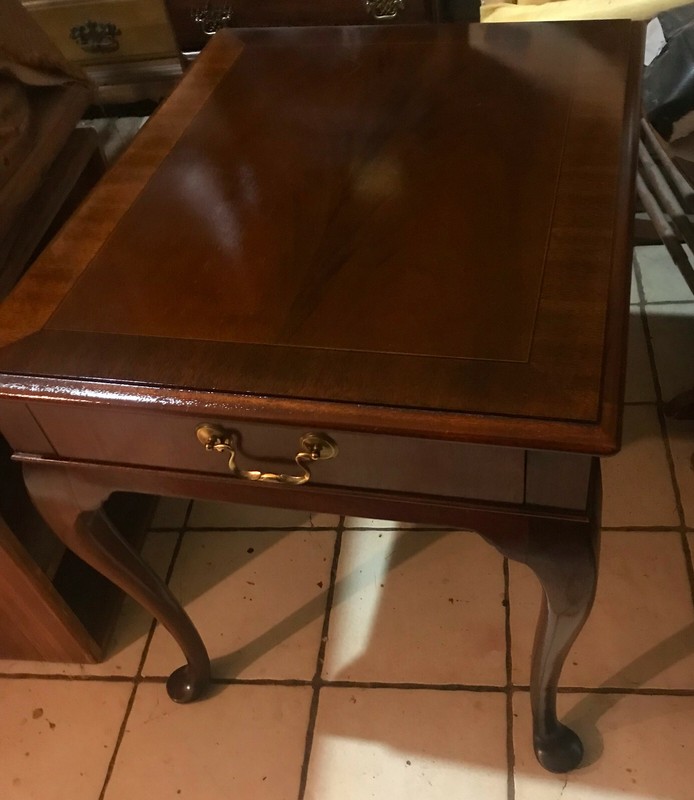 Mahogany End Table / Side Table by Hickory (ET147)