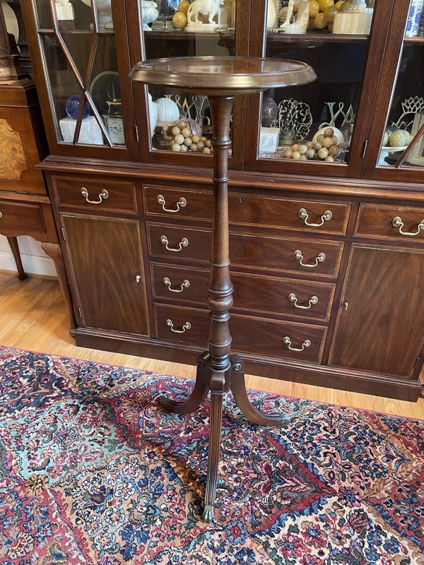Beautiful Ducan Phyfe Inspired Mahogany Fern, Planter, Or Plant Stand gallery