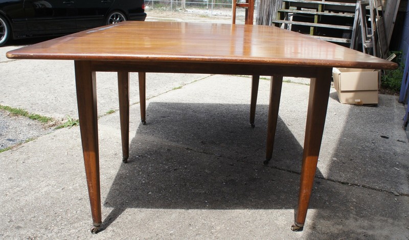 Mid Century Modern Mahogany Dining Table by Edward Wormley for Dunbar Furniture gallery
