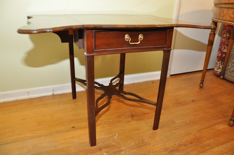 Councill Craftsman Chippendale Mahogany Pembroke Table gallery