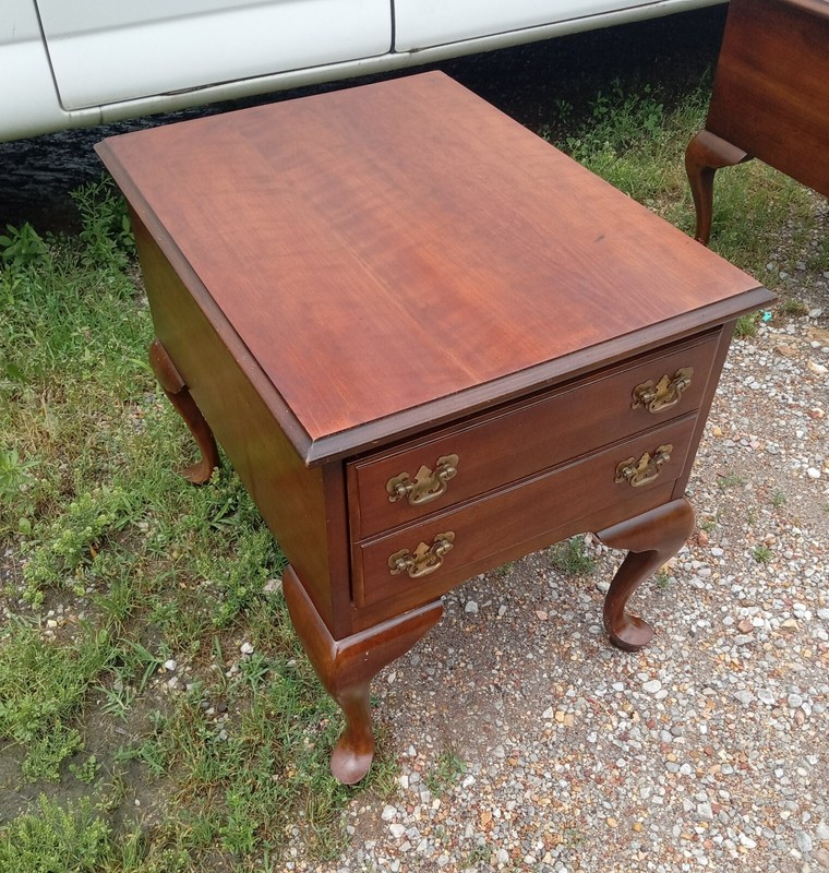 Lane Cherry End Table / Side Table (LA-62)