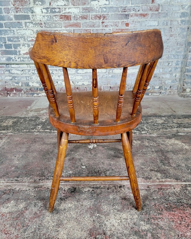 19th century Primitive Capitan Chair gallery
