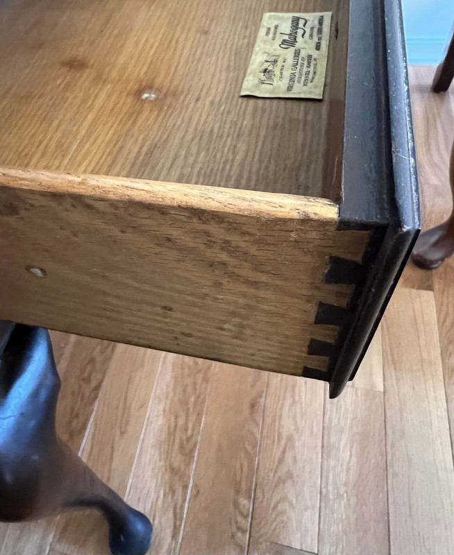 Henkel Harris Queen Anne Side Table Mahogony gallery