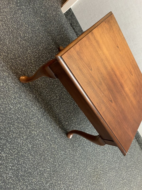 Thomasville Collectors Cherry End Table #10131-210 gallery