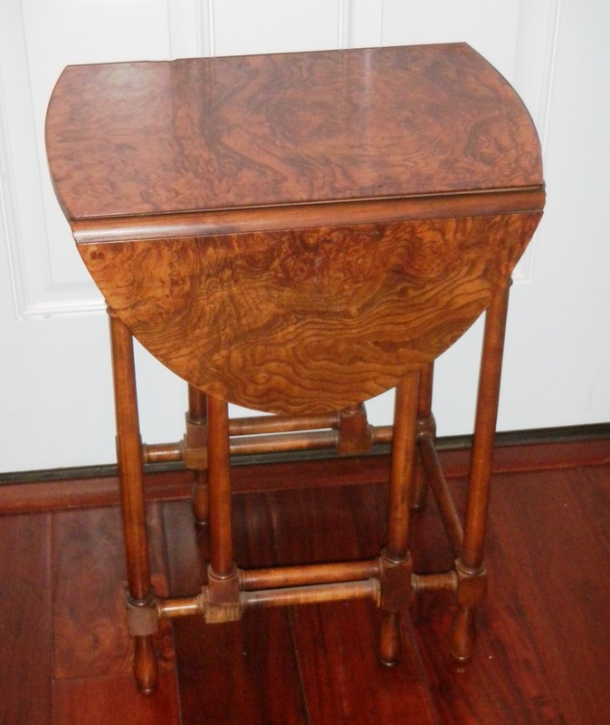 Baker Furniture Vintage Drop Leaf Side Table/ Gate Leg Burled Maple/Walnut Wood