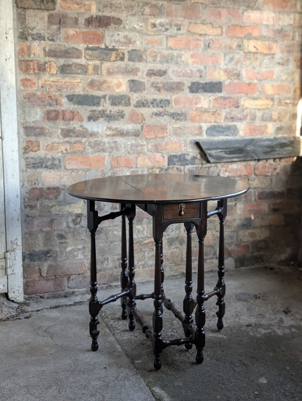 George II Virginian Walnut Spider Leg Table Side Occasional Table Antique gallery