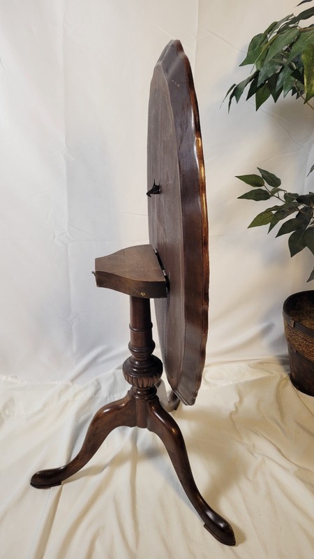 Antique Pie Crust Tilt Top Table Cherry / Mahogany Side Table gallery