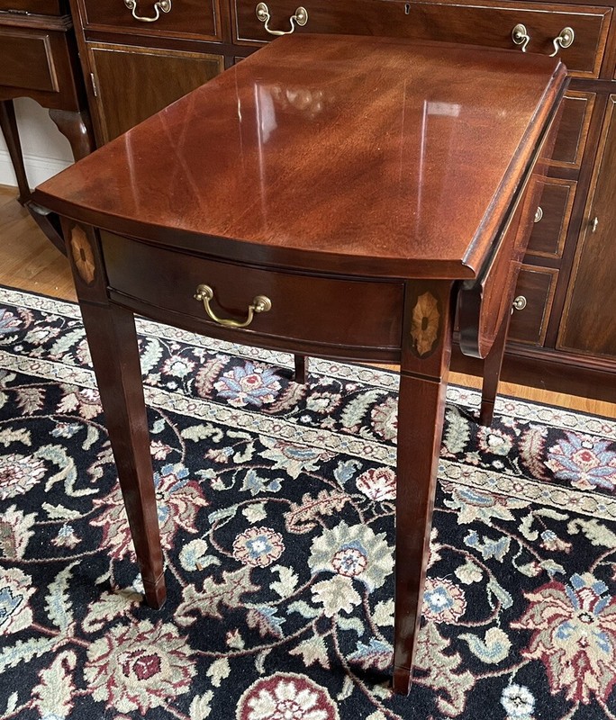 Hickory Chair Historical James River Plantation Drop Leaf Pembroke Table