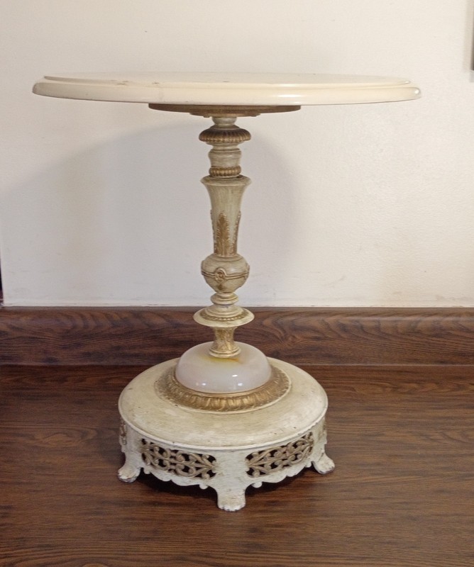 Vintage Hollywood Regency Side Table w Akro Agate Section