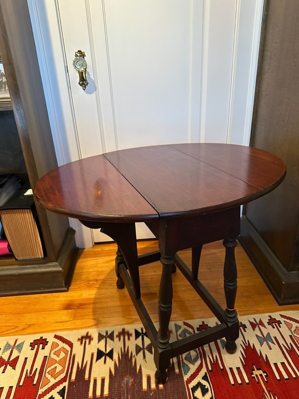 Antique Solid Mahogany Drop-Leaf Gateleg Table With Drawer – C. 1920s gallery