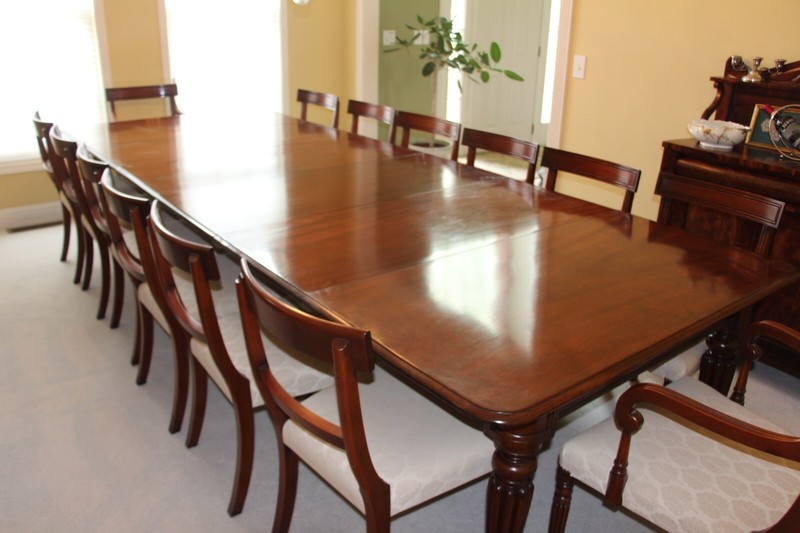 English Early Victorian Mahogany Dining Table 