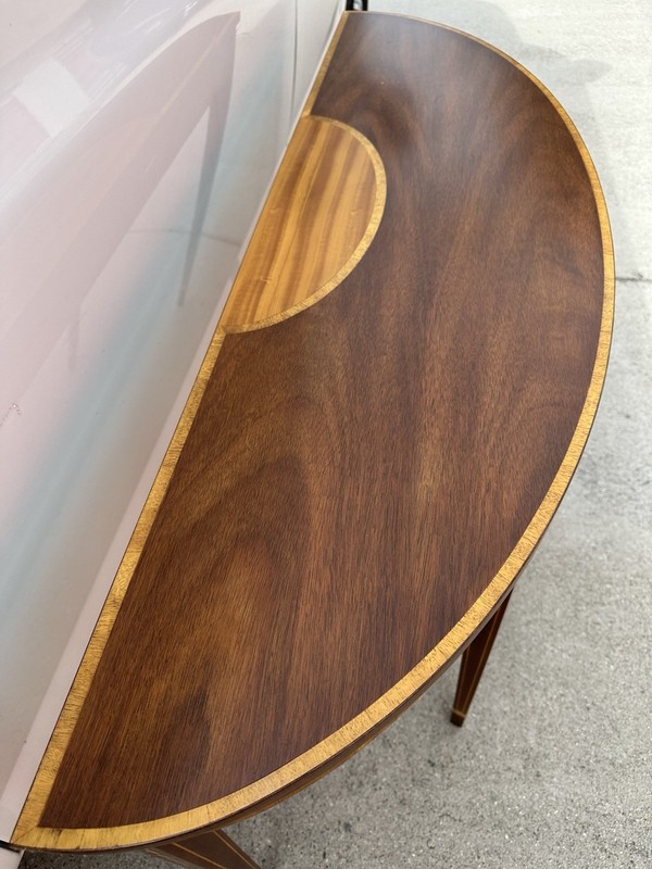 FEDERAL STYLE LARGE MAHOGANY CONSOLE TABLE IN EXCELLENT CONDITION gallery