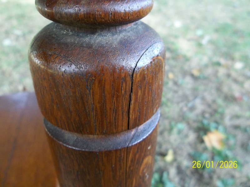 Antique Stickley Brothers Mission 1/4 Sawn Round Oak Table gallery