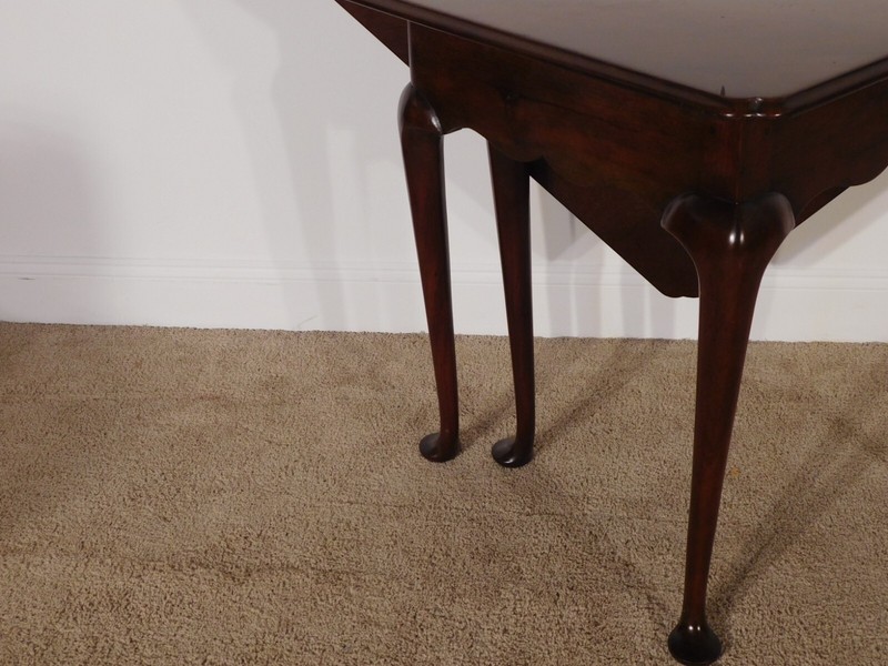Vintage Kittinger CW Mahogany Hankerchief Dropleaf Table gallery