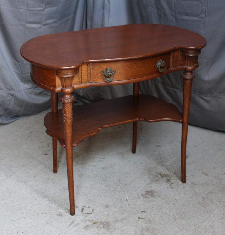 Antique Quarter Sawn Oak Parlor Table – Kidney Shaped Style gallery