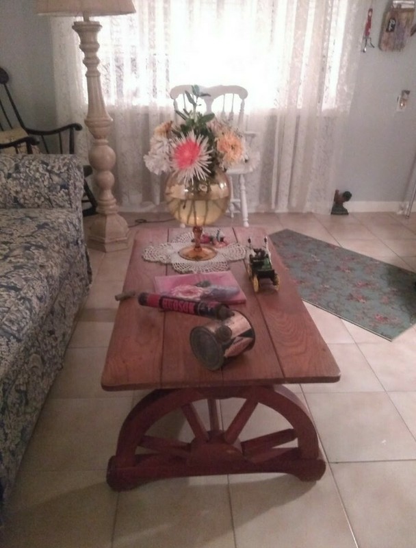 Monterey Mid-Century Wagon Wheel Coffee Table gallery