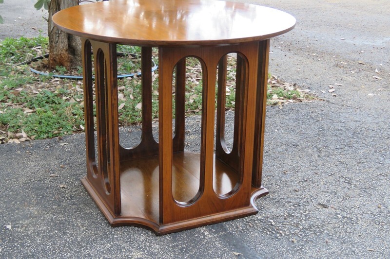 Mid Century Modern Round Top Side End Lamp Table 3635 gallery