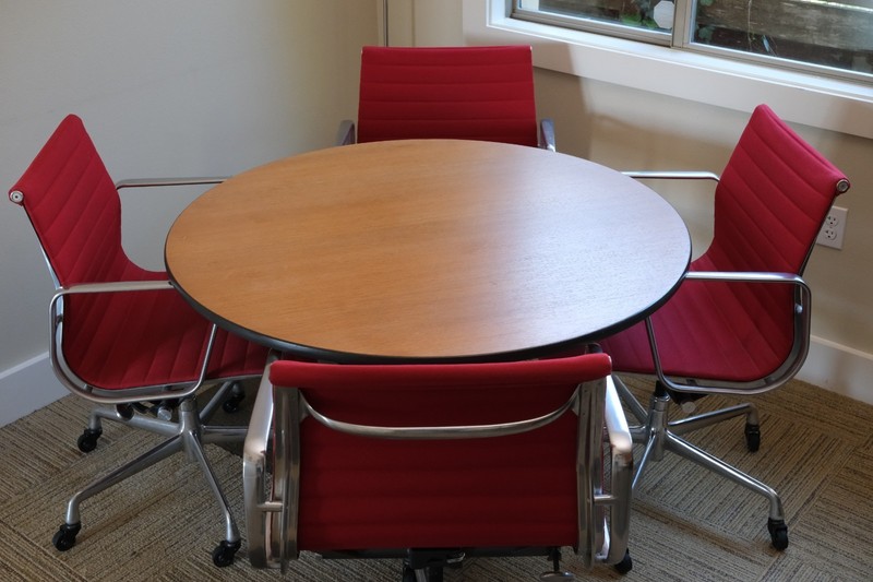 Eames Herman Miller Aluminum Series 42″ Round Teak Table – EXC COND