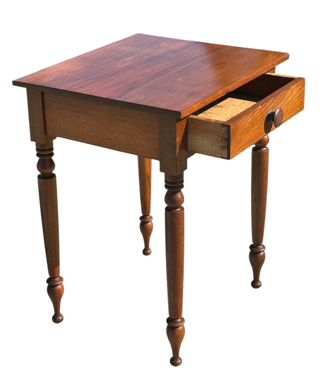 Early 19th Century Antique Pennsylvania Sheraton Walnut Single Drawer Side Table gallery